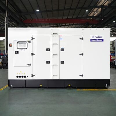 550 kW 688 KVA Générateur silencieux à refroidissement à l'eau 50/60 Hz Générateurs portables à phase unique/trois DCEC Cummin