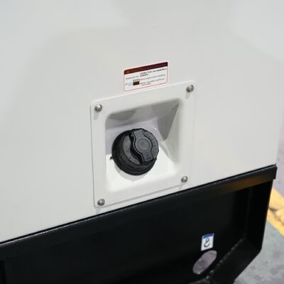 550 kW 688 KVA Générateur silencieux à refroidissement à l'eau 50/60 Hz Générateurs portables à phase unique/trois DCEC Cummin